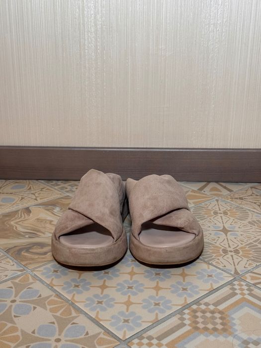 Продам замшеві Шльопанці kachorovska