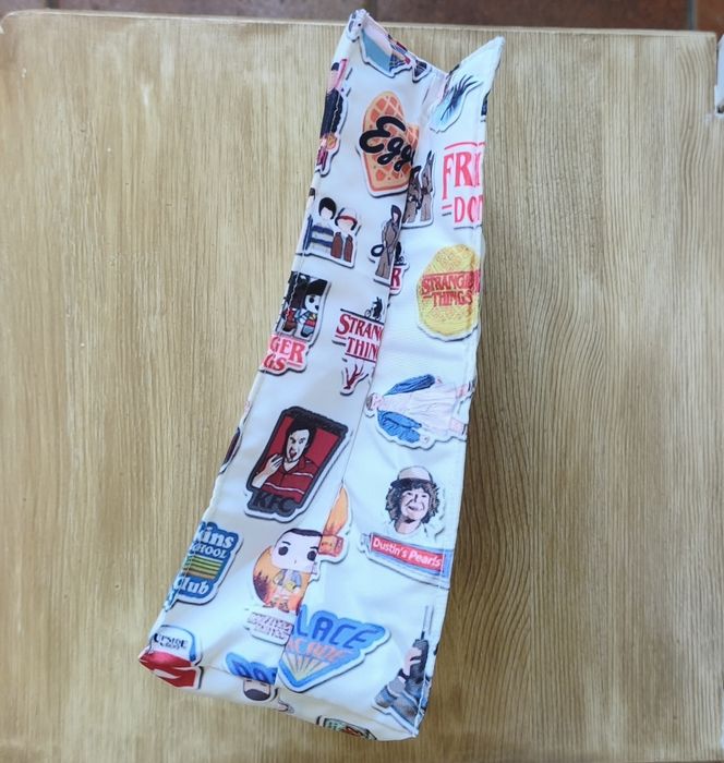 Bolsa - lancheira acolchoada Stranger Things