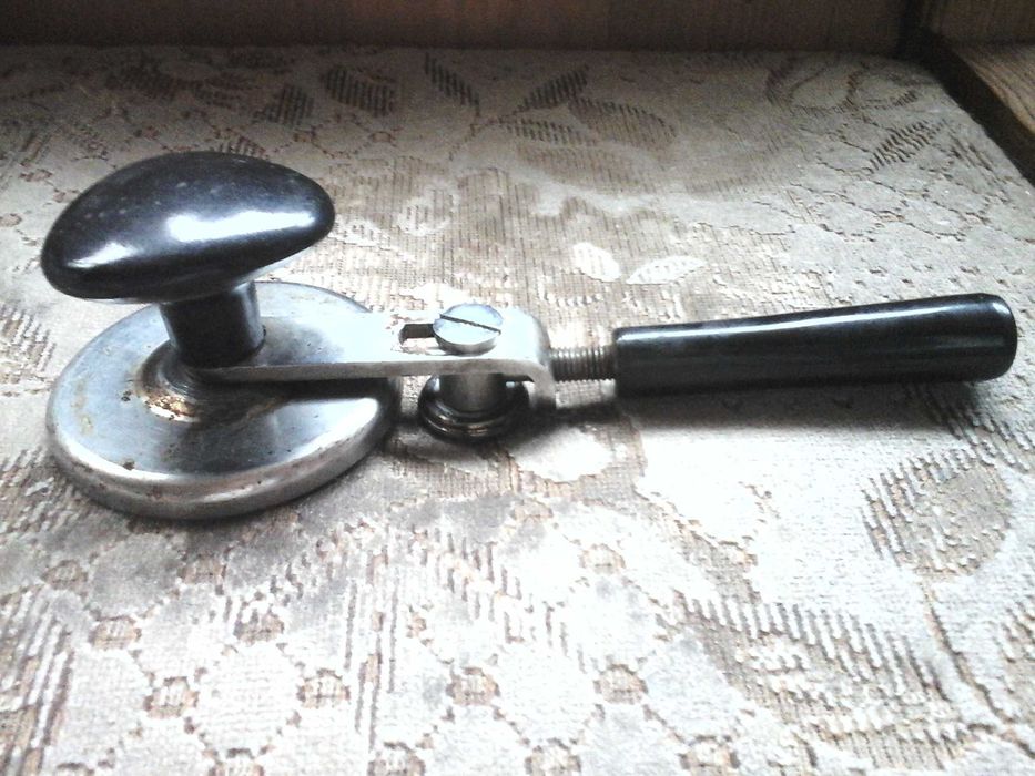 Продам ключ закаточный для консервации банок, бутылей и.т.д.