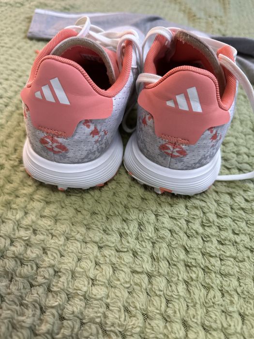 Кросовки адідас adidas