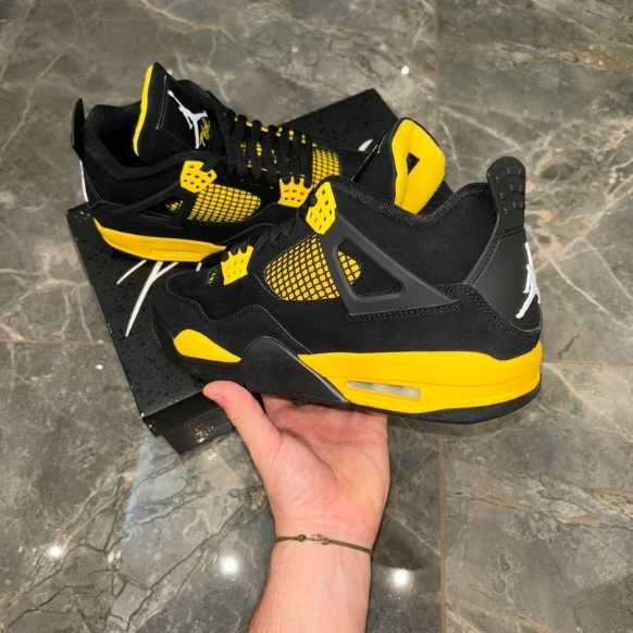 Jordan 4 Retro Thunder R.44