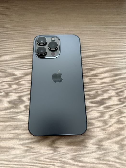 Iphone 13 pro 79% baterii