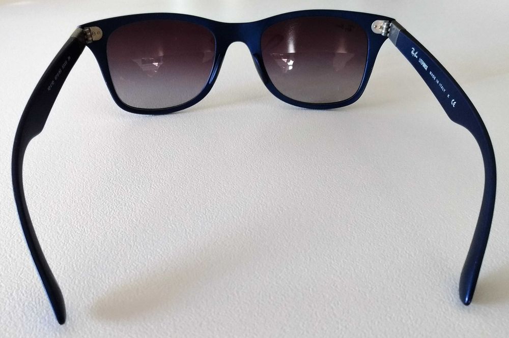 Óculos de Sol azuis escuros Ray Ban LiteForce para homem