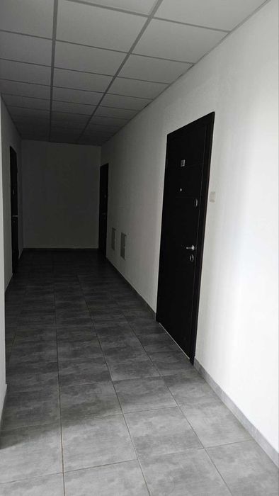 2 к. квартира 85 кв.м. під чистову, розводки, газ. Поряд озеро.