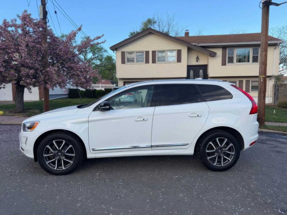 Volvo XC60      2016