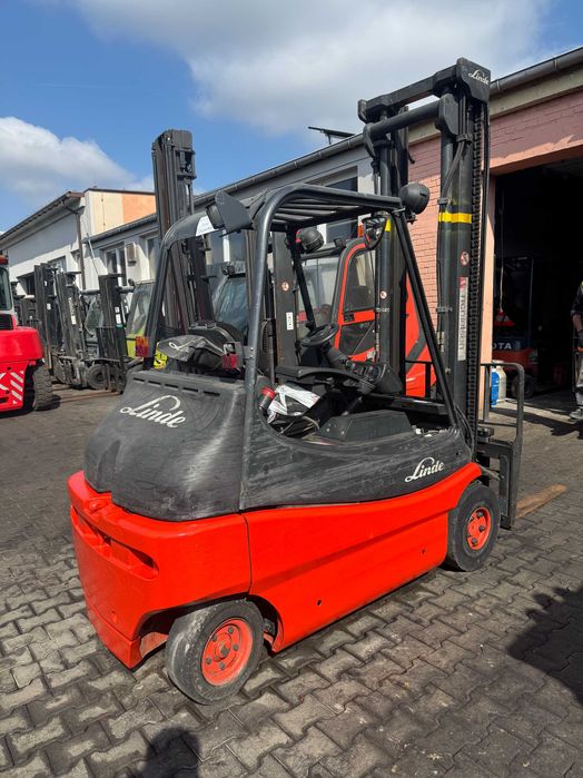 Wózek widłowy elektryczny Linde E30/02