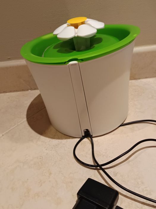 Fonte de água para gato