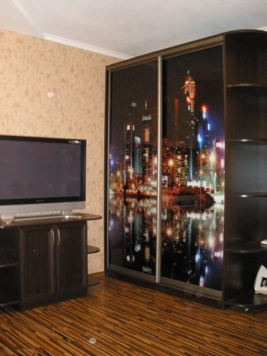 243 Здаю подобово 1-ну кімнатну квартиру біля парка відпочинку Центр