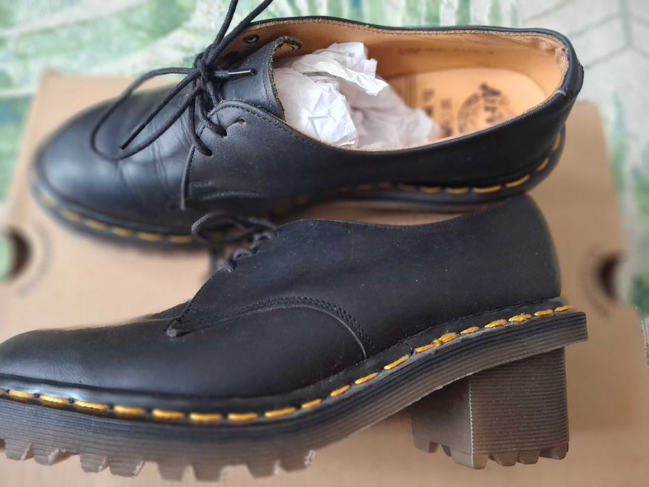 Buty Dr.Martens na szerszym obcasie 37 nowe Made In England