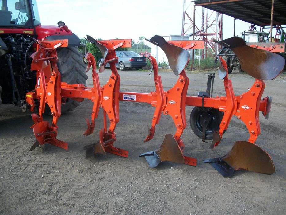 Pług obrotowy 4-skibowy Kuhn Multi-Master 110