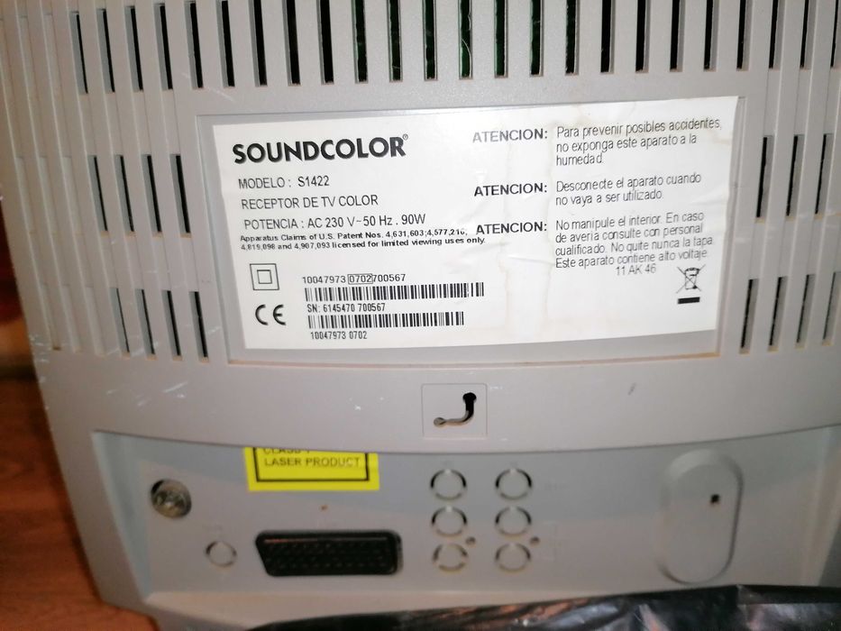 Televisão com leitor de DVD incluído