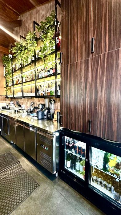 Продаж фасадного приміщення з ремонтом та комплектацією