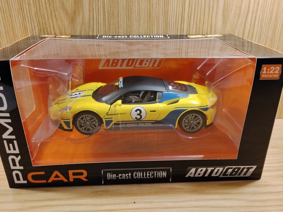 Модель Ferrari 1:22 (1:24) Автосвит металл свет звук инерция Феррари Машинка