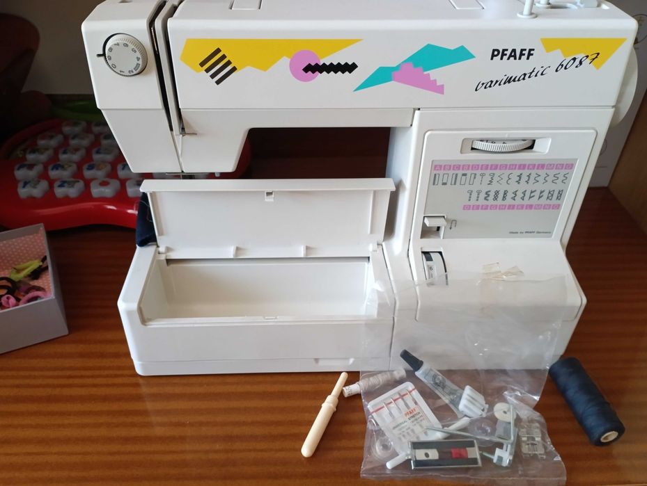 Maszyna do szycia Pfaff 6087, stan dobry