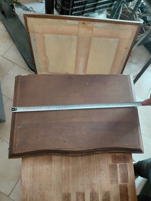 Calçadeira//movel com ligeiras marcas e toques de uso 25€