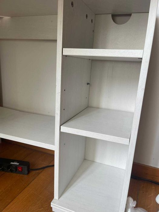 Secretária branca do IKEA