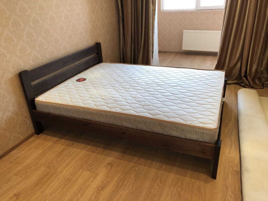 Двуспальная деревянная кровать Рич из массива сосны Деревянная кровать