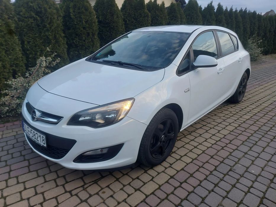 Opel Astra 1,4 I 16V  klimatyzacja bez wypadkowa serwisowana z Niemiec zadbana