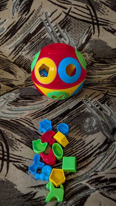 Дитячі розвиваючі іграшки