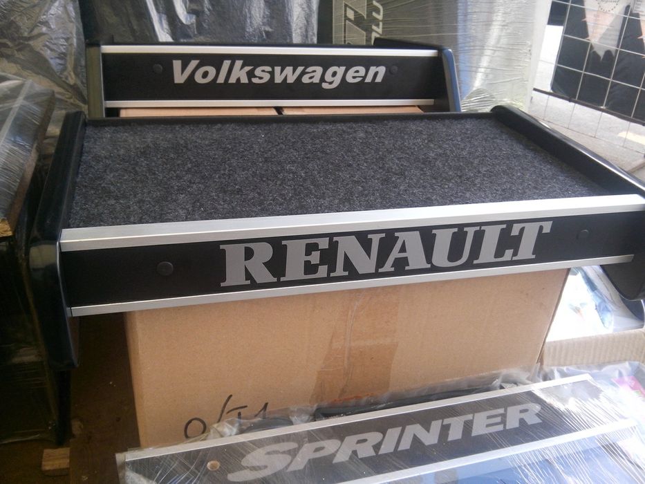 Столик полка на торпеду в авто