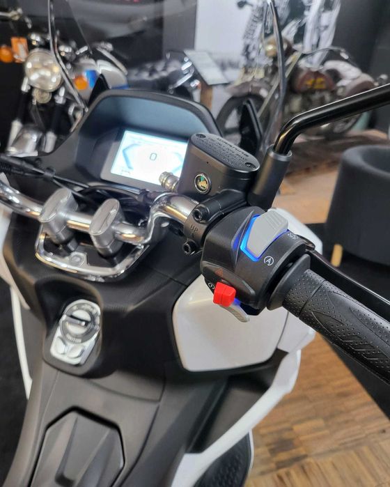 QJ Motor MTX125 / 2026