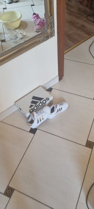 Adidas złote paski 32