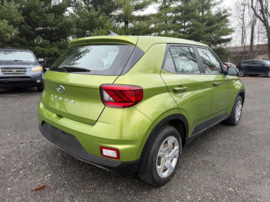 Hyundai Venue      2019