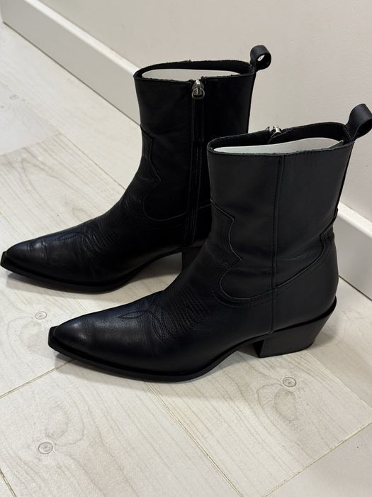 Шкіряні ковбойки козаки Zara