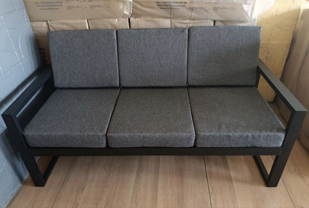 Дивани та крісла