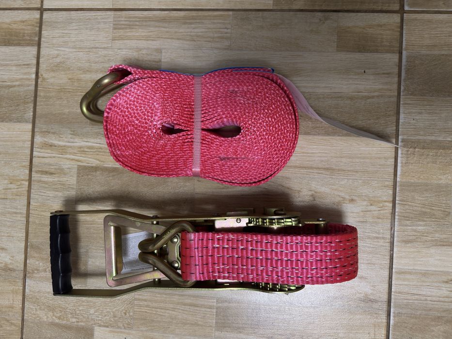 Стяжні ремні з тріщотками для фури