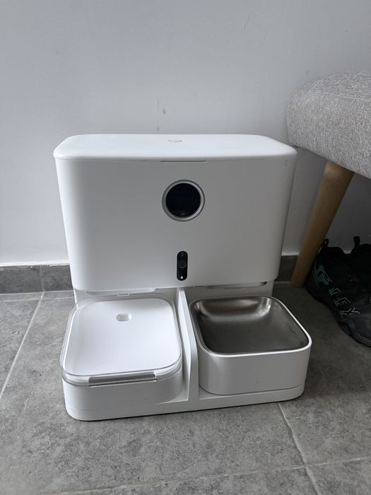 Автоматична кормушка для котів і собак з камерою та проточною водою