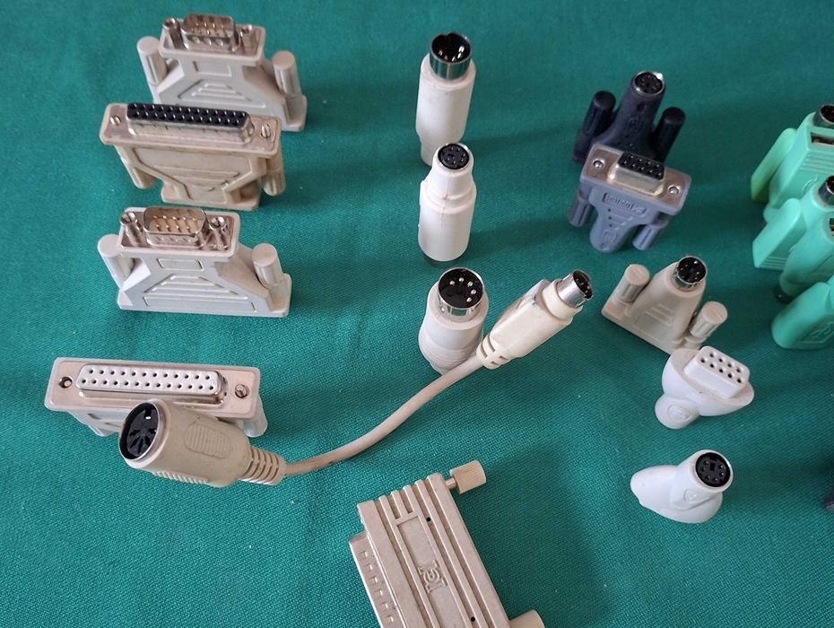 Converters / Adapters and Small Computer Components509746441722931204
