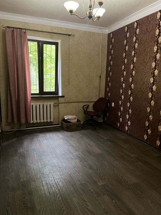 Продам 2к сталинку пр. И. Мазепы возле 5 школы