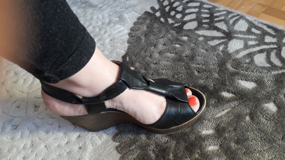 Sandały Ryłko na koturnie r.37