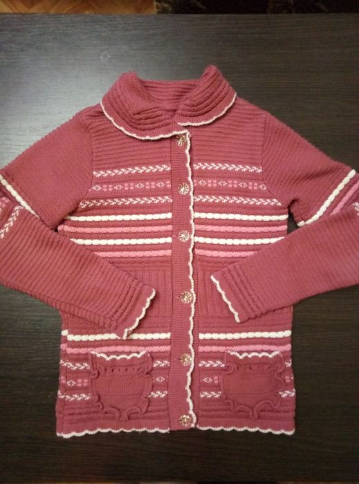 Кофта  вязаная на девочку