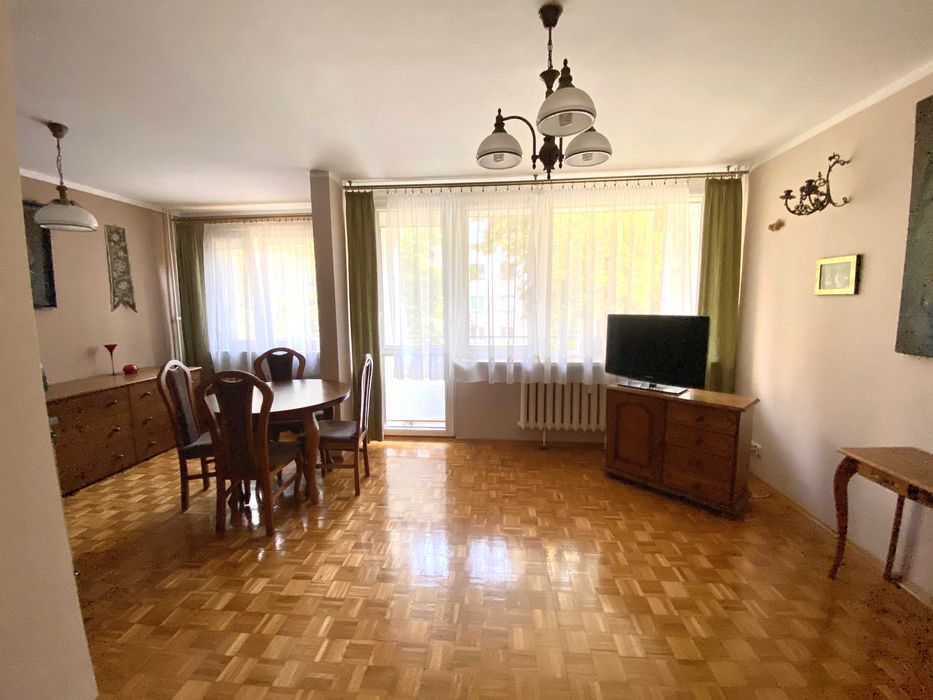 Mieszkanie 54 m2 Radom-Ustronie, bardzo duży salon, przestronne, jasne, zadbane, gotowe do zamieszkania.