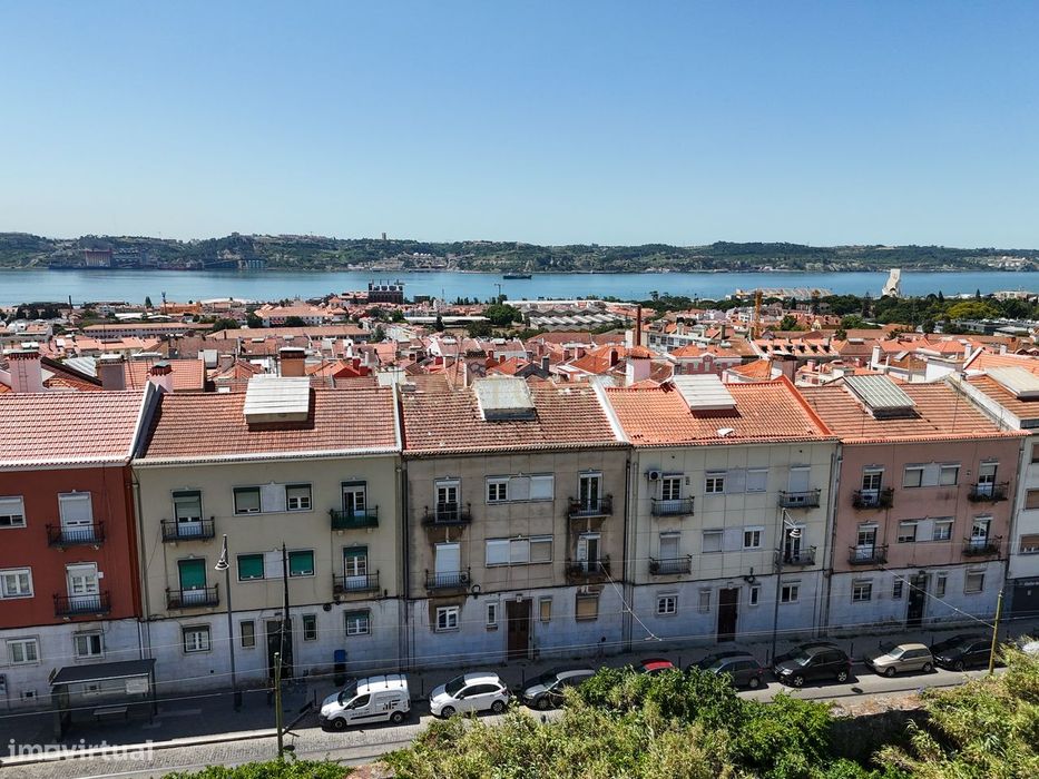 Apartamento T1 Renovado c/ Logradouro - Ajuda, Lisboa