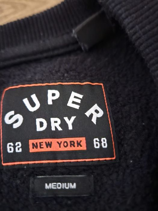Sukienka dresowa z kieszeniami Superdry