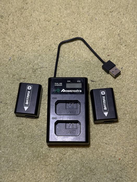 Sony Nex-7 com duas lentes e duas baterias