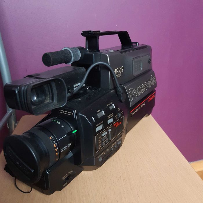 Kamera Panasonic OmniMovie VHS AF X8
