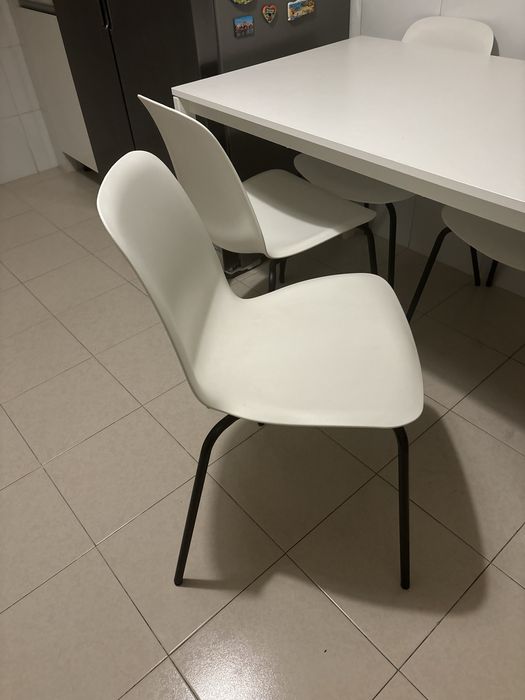 Mesa com ou sem cadeiras