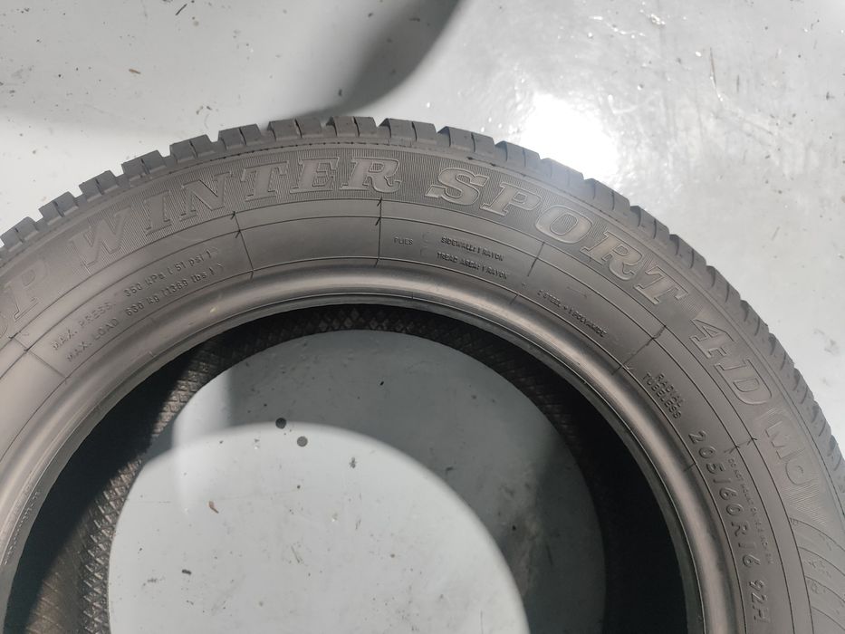 2 pneus semi novos 205-60R16 Dunlop - Oferta dos Portes