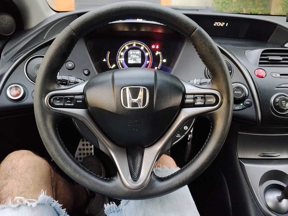 Vendo HONDA CIVIC 5DR 6 velocidades de 2009