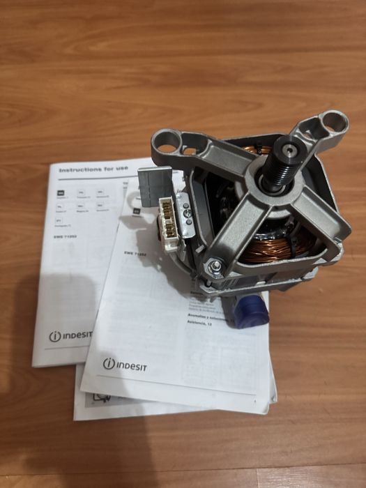 Motor Maquina Lavar Indesit EWE 71252 W EU 1200