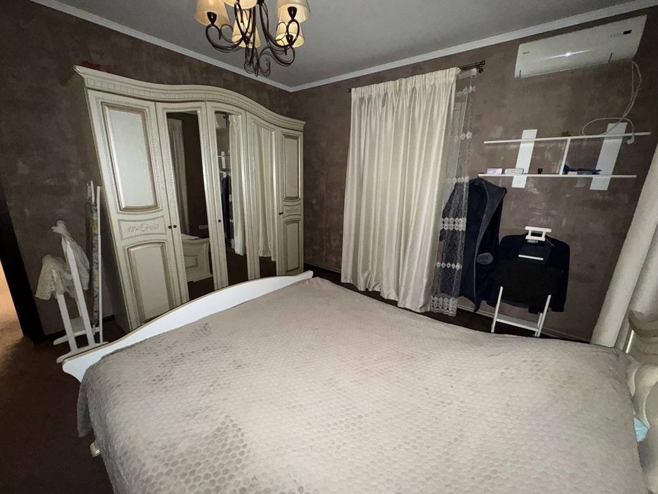 Дом на Ясногорке 4 комнаты до 6 человек не более.