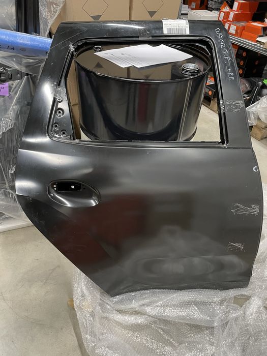 Двері на Рено Дастер 2