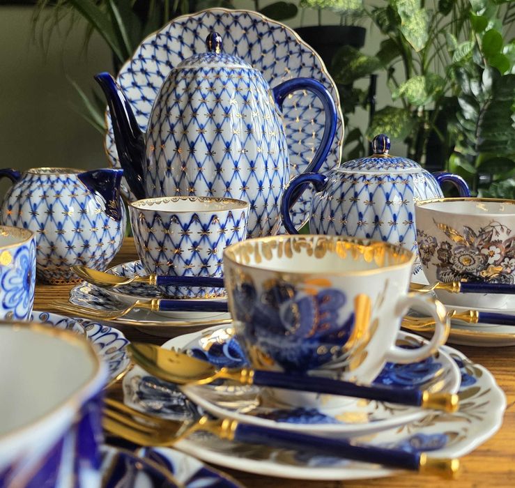 Porcelanowy serwis do kawy z dodatkowymi elementami– Łomonosow.