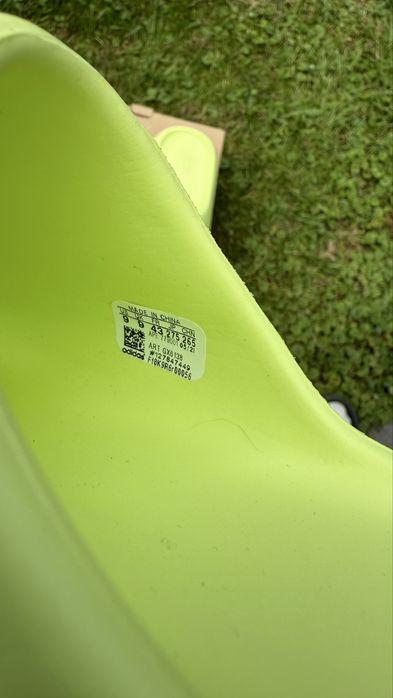 Klapki Adidas Yeezy Slide Glow