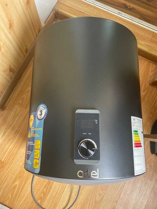 Бойлер Artel artdry WH 1.5 50л, потікший