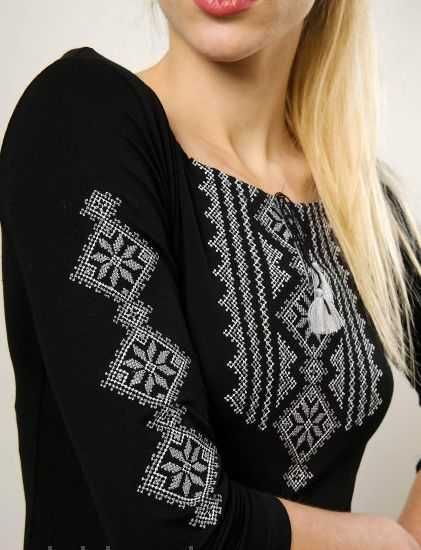 Вишиті футболки, що закохують з першого погляду